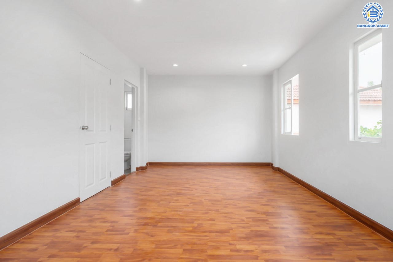 บ้านมือสองตกแต่งใหม่ แบรนด์ LH ม.ชัยพฤกษ์ บางใหญ่-เซ็นทรัลเวสต์เกต ตอบโจทย์ทุกการอยู่อาศัย เนื้อที่ 56.4 ตร.ว. ฟังก์ชัน 3 ห้องนอน 2 ห้องน้ำ 2 ที่จอดรถ บนทำเลดีที่สุด! ใกล้เซ็นทรัลเวสต์เกต ทางด่วน "กาญจนาภิเษก" และเพียง 10 นาที ถึง MRT "สถานีคลองบางไผ่"